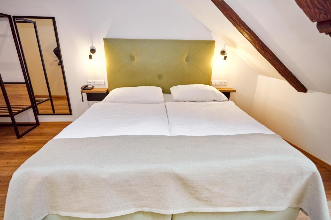 Hotell Garden Court 4*