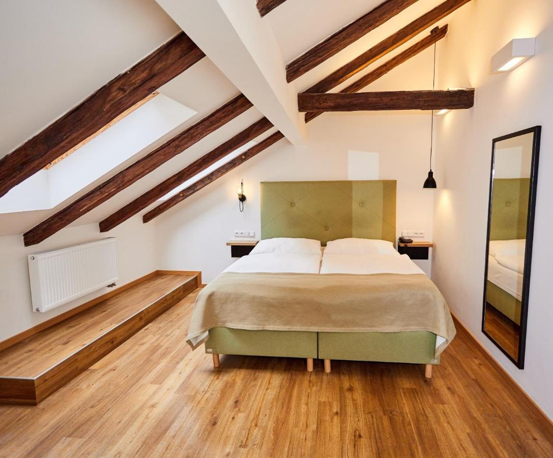 Hotell Garden Court Prag
