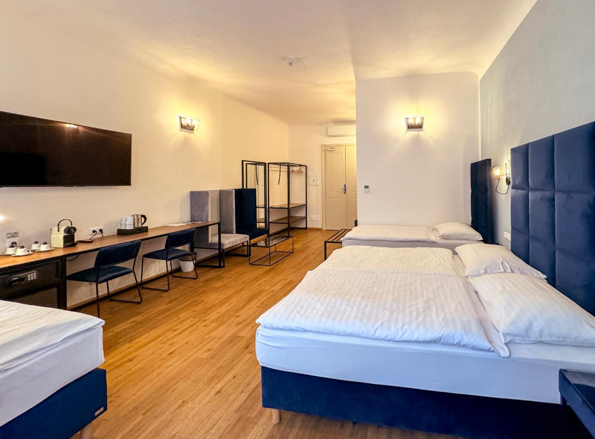 Hotell Garden Court 4*